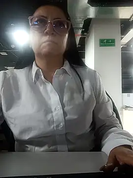 Snapshot of Romina693 chatting on December 2025 06:44:01 AM Romina693 online show from December 2025 06:44:01 AM