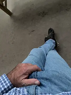 Snapshot of cyclone1212 chatting on November 2025 11:55:02 AM cyclone1212 online show from November 2025 11:55:02 AM