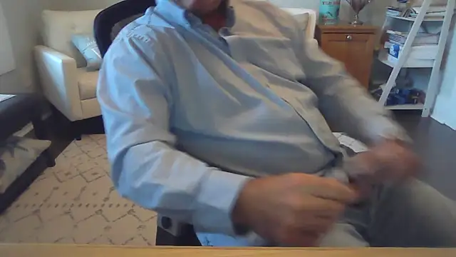 Snapshot of cyclone1212 chatting on December 2025 09:53:02 PM cyclone1212 online show from December 2025 09:53:02 PM