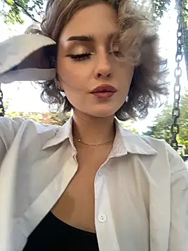 Snapshot of KellyKeler chatting on September 2025 01:10:01 PM KellyKeler online show from September 2025 01:10:01 PM