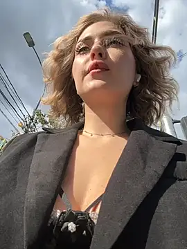 Snapshot of KellyKeler chatting on September 2025 12:28:01 PM KellyKeler online show from September 2025 12:28:01 PM