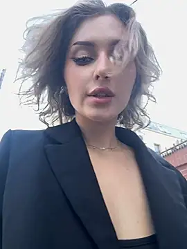 Snapshot of KellyKeler chatting on October 2025 11:52:02 AM KellyKeler online show from October 2025 11:52:02 AM