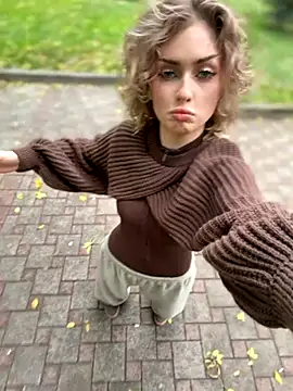 Snapshot of KellyKeler chatting on October 2025 11:53:01 AM KellyKeler online show from October 2025 11:53:01 AM