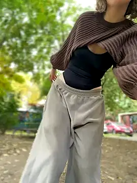 Snapshot of KellyKeler chatting on October 2025 12:26:01 PM KellyKeler online show from October 2025 12:26:01 PM