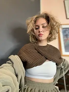 Snapshot of KellyKeler chatting on October 2025 01:22:01 PM KellyKeler online show from October 2025 01:22:01 PM