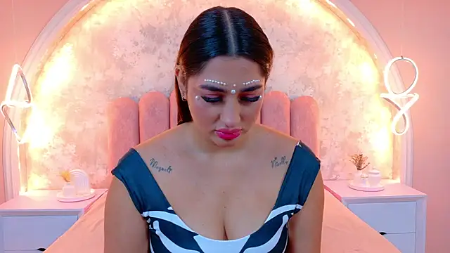 JasmineRhodes online show from October 2025 01:12:01 PM