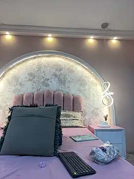 JasmineRhodes online show from April 2026 12:08:02 PM