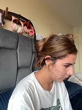 AllieYourGirl online show from September 2025 04:08:02 PM