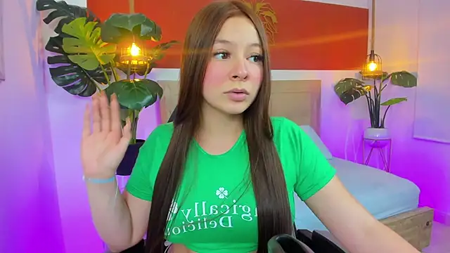 Snapshot of kitty_sweeety_ chatting on October 2025 07:33:01 PM kitty sweeety online show from October 2025 07:33:01 PM