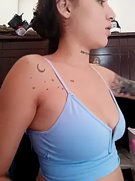 Arii collins1 online show from November 2025 05:57:02 PM