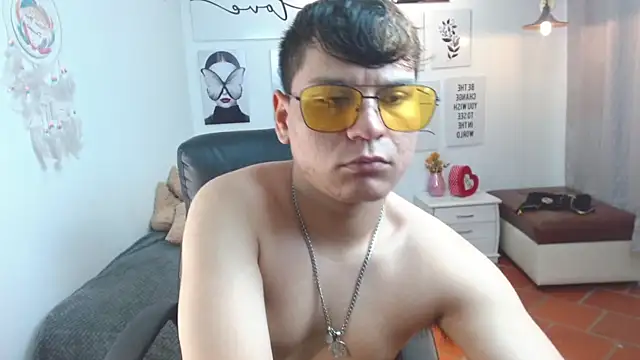 dondanys online show from October 2025 07:58:01 PM
