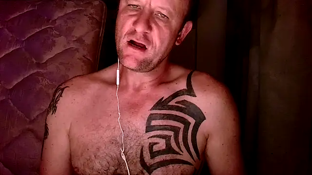 Yournaughty online show from October 2025 04:02:01 AM