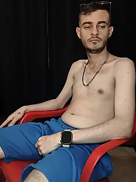 Snapshot of bigcockwhite777 chatting on December 2025 10:37:02 PM bigcockwhite777 online show from December 2025 10:37:02 PM