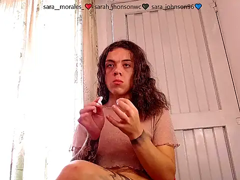 saara johnson496 online show from December 2025 01:42:01 PM