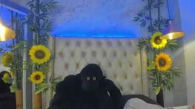 Snapshot of LittleeJaz chatting on October 2025 03:10:01 AM LittleeJaz online show from October 2025 03:10:01 AM