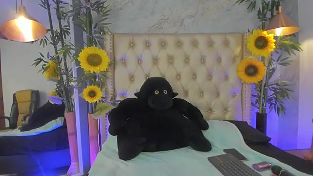 Snapshot of LittleeJaz chatting on December 2025 05:47:01 AM LittleeJaz online show from December 2025 05:47:01 AM