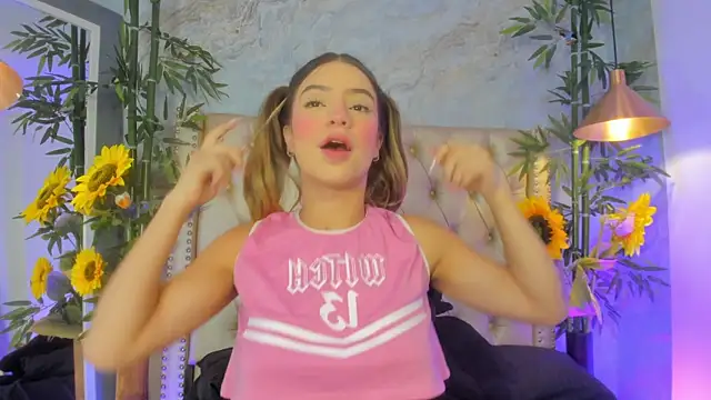 Snapshot of LittleeJaz chatting on February 2026 04:10:02 AM LittleeJaz online show from February 2026 04:10:02 AM