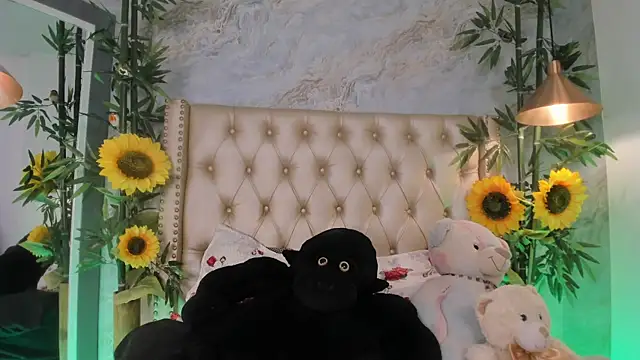 Snapshot of LittleeJaz chatting on March 2026 03:23:02 AM LittleeJaz online show from March 2026 03:23:02 AM