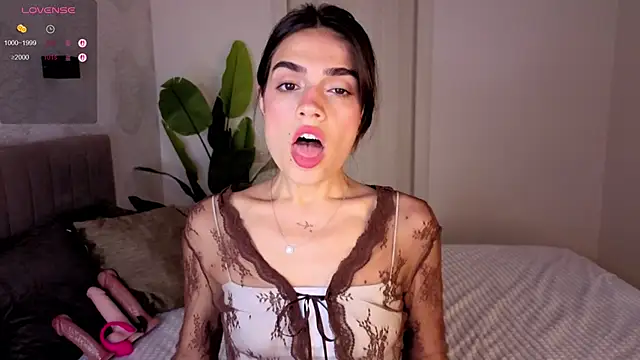 Snapshot of NIghtFloat chatting on September 2025 05:18:02 AM NIghtFloat online show from September 2025 05:18:02 AM