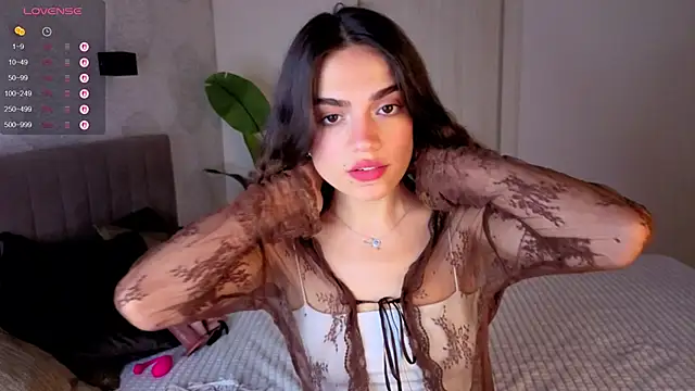 Snapshot of NIghtFloat chatting on September 2025 06:13:01 AM NIghtFloat online show from September 2025 06:13:01 AM