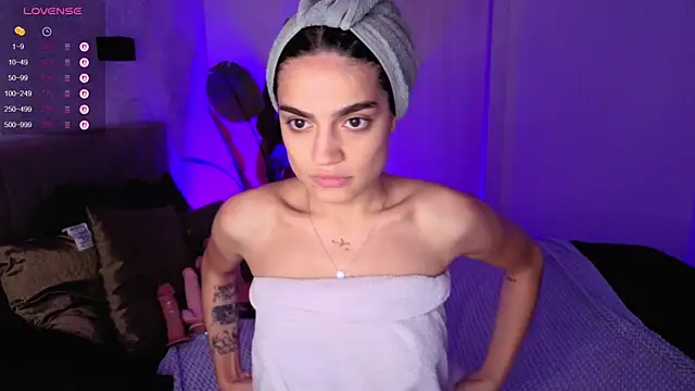 Snapshot of NIghtFloat chatting on September 2025 06:28:02 AM NIghtFloat online show from September 2025 06:28:02 AM