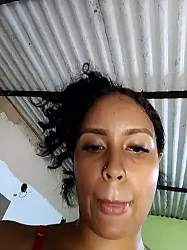 Snapshot of Fernanda30 chatting on May 2026 11:56:01 PM Fernanda30 online show from May 2026 11:56:01 PM