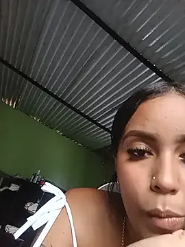 Snapshot of Fernanda30 chatting on May 2026 10:07:01 PM Fernanda30 online show from May 2026 10:07:01 PM