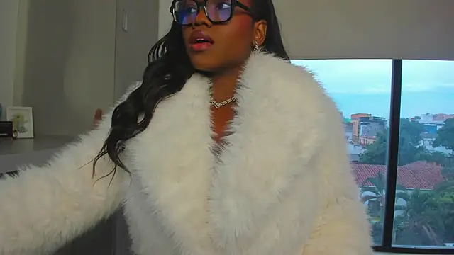 ParisSalvatore online show from October 2025 01:17:01 PM