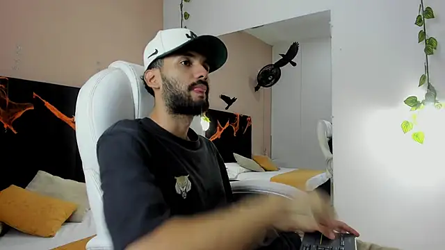 Snapshot of Ryan_Jackson_ chatting on October 2025 11:50:01 PM Ryan Jackson  online show from October 2025 11:50:01 PM