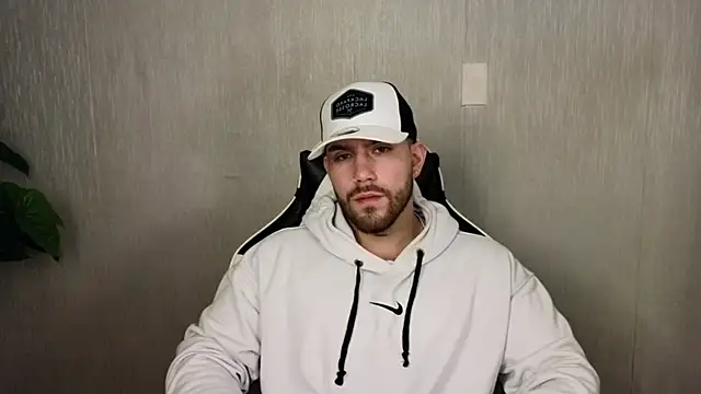 Snapshot of Ades_Lowe chatting on October 2025 11:20:02 AM Ades Lowe online show from October 2025 11:20:02 AM