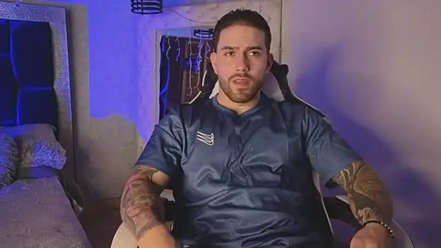 Snapshot of Ades_Lowe chatting on November 2025 07:35:01 PM Ades Lowe online show from November 2025 07:35:01 PM