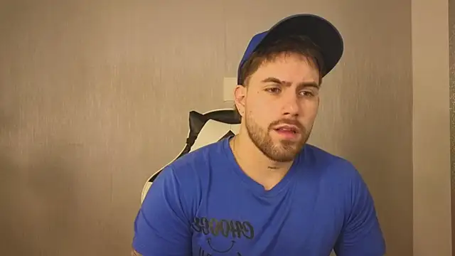 Snapshot of Ades_Lowe chatting on November 2025 12:05:02 PM Ades Lowe online show from November 2025 12:05:02 PM