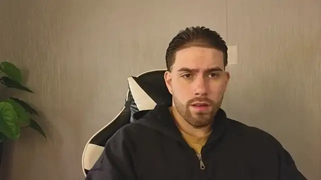 Snapshot of Ades_Lowe chatting on November 2025 12:13:01 PM Ades Lowe online show from November 2025 12:13:01 PM