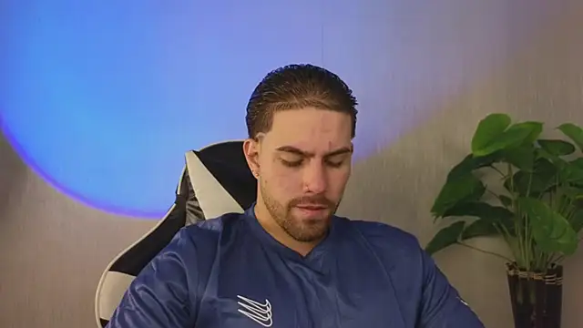 Snapshot of Ades_Lowe chatting on November 2025 10:50:02 AM Ades Lowe online show from November 2025 10:50:02 AM