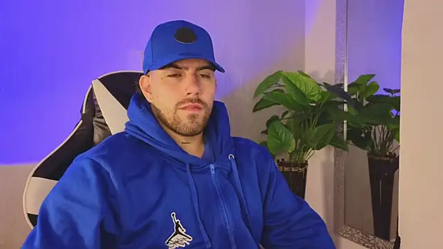 Snapshot of Ades_Lowe chatting on November 2025 11:36:02 AM Ades Lowe online show from November 2025 11:36:02 AM