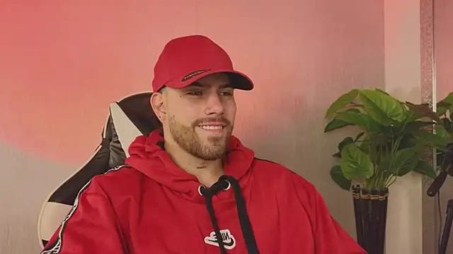 Snapshot of Ades_Lowe chatting on December 2025 10:31:01 AM Ades Lowe online show from December 2025 10:31:01 AM