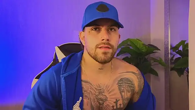 Snapshot of Ades_Lowe chatting on December 2025 11:41:01 AM Ades Lowe online show from December 2025 11:41:01 AM