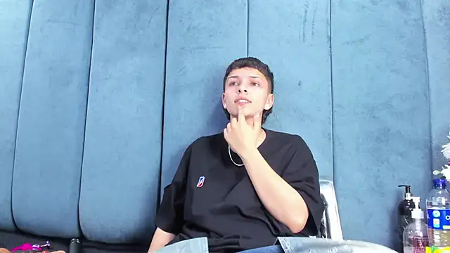 Megan Thompson  online show from February 2026 02:17:02 AM