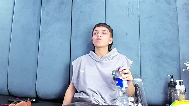 Megan Thompson  online show from February 2026 07:51:01 AM