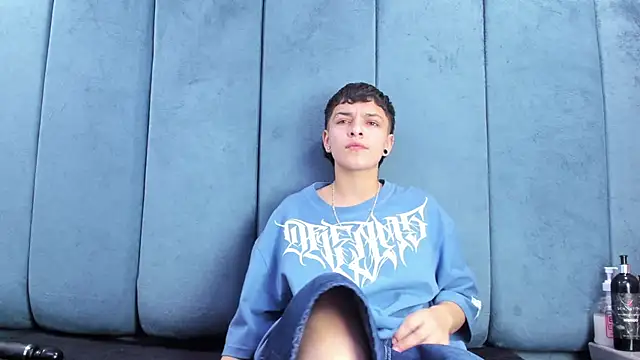 Megan Thompson  online show from March 2026 02:33:02 AM