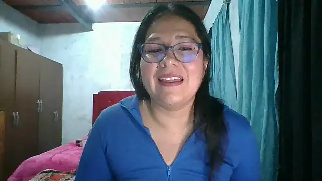 Snapshot of scarlett_widow_ chatting on November 2025 03:17:01 AM scarlett widow online show from November 2025 03:17:01 AM