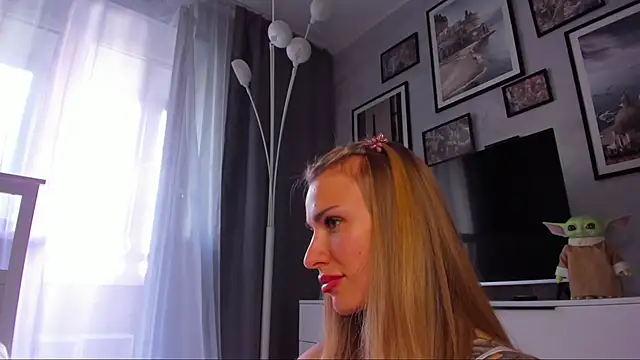 Snapshot of MashaFromRussia__ chatting on September 2025 01:27:01 PM MashaFromRussia   online show from September 2025 01:27:01 PM