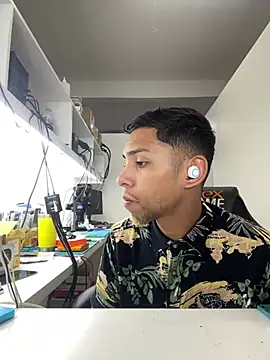 Oqui online show from April 2026 08:17:01 PM