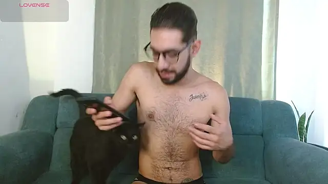 Snapshot of ReyPablo1 chatting on October 2025 03:43:01 PM ReyPablo1 online show from October 2025 03:43:01 PM