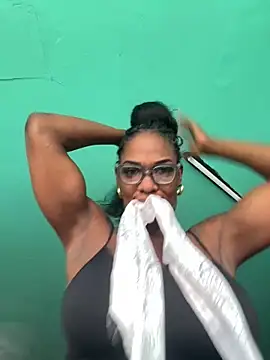 Snapshot of Bustykeyla chatting on June 2026 04:31:02 PM Bustykeyla online show from June 2026 04:31:02 PM
