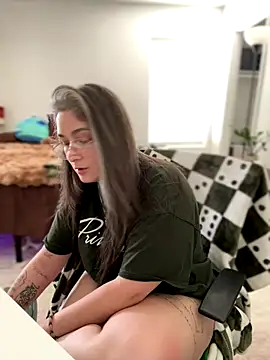 Alix Valentine online show from September 2025 07:46:02 PM