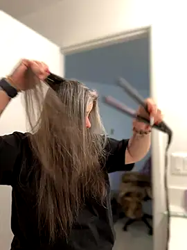 Alix Valentine online show from November 2025 03:30:02 PM