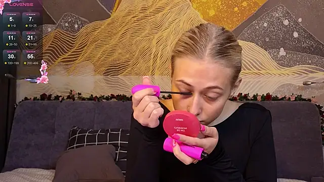 ChristyMarshall online show from September 2025 05:35:02 PM