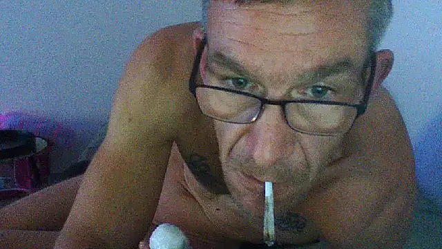 Snapshot of Kevinhot38 chatting on October 2025 03:32:02 AM Kevinhot38 online show from October 2025 03:32:02 AM