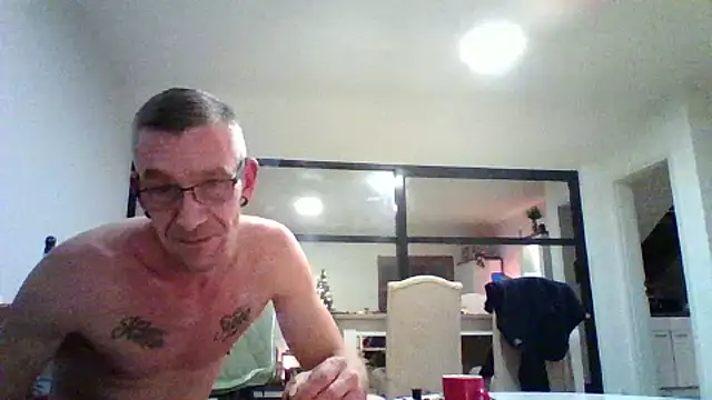 Snapshot of Kevinhot38 chatting on December 2025 08:02:01 PM Kevinhot38 online show from December 2025 08:02:01 PM